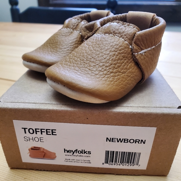 Heyfolks toffee newborn shoe - Picture 2 of 5